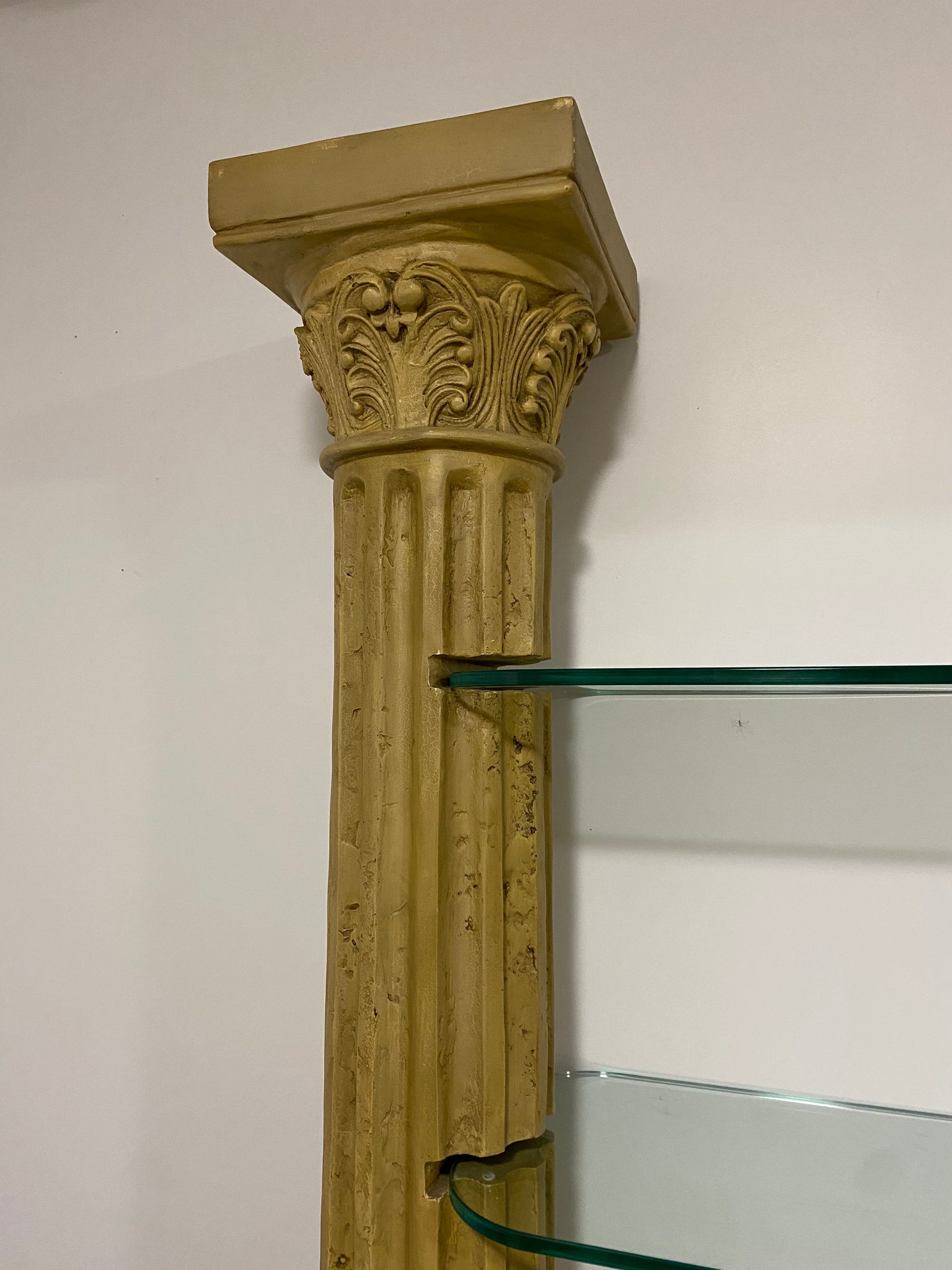 Étagère de colonnes et tablettes en verre style ancien