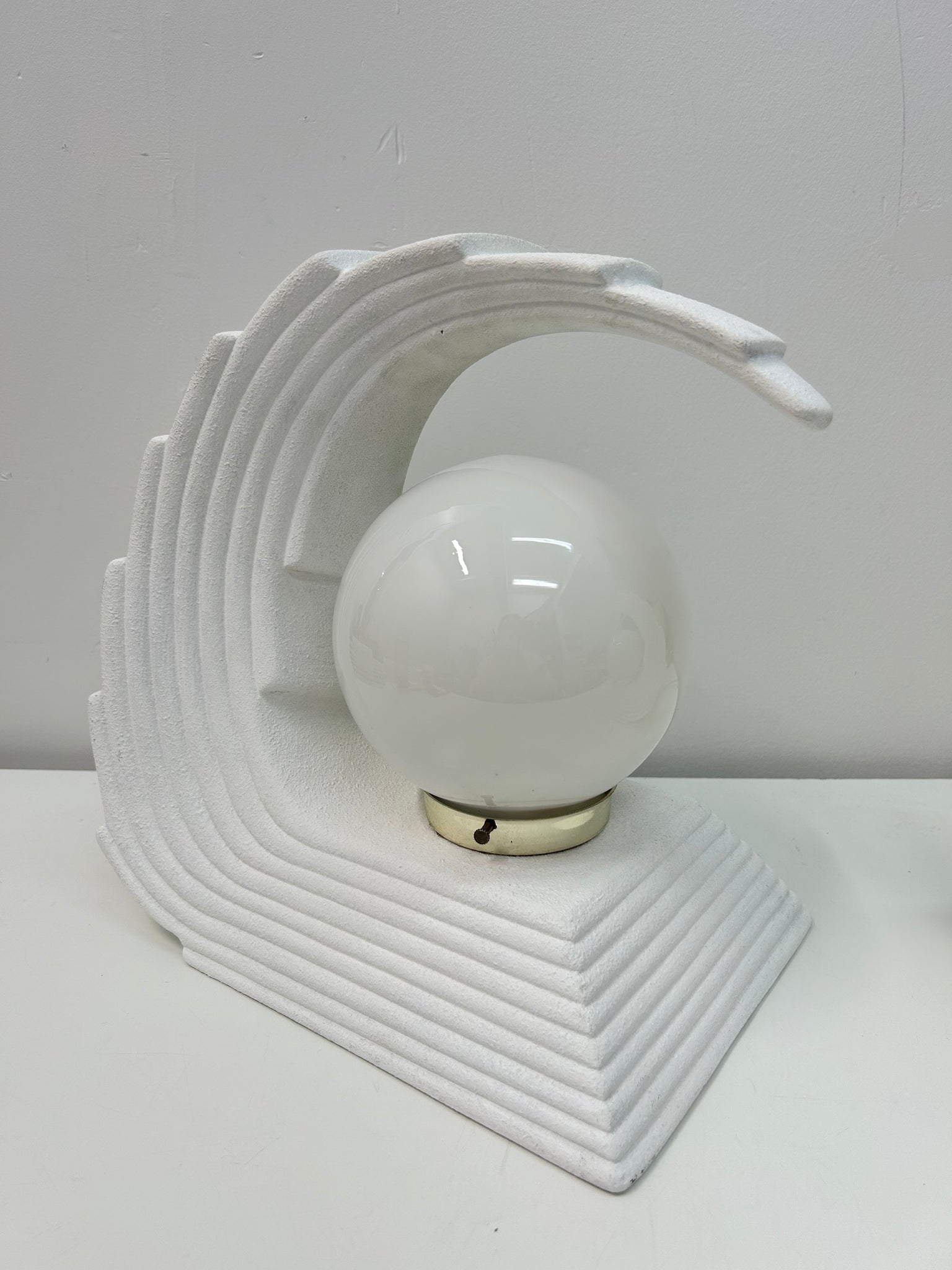 White ceramic wave art deco table lamps