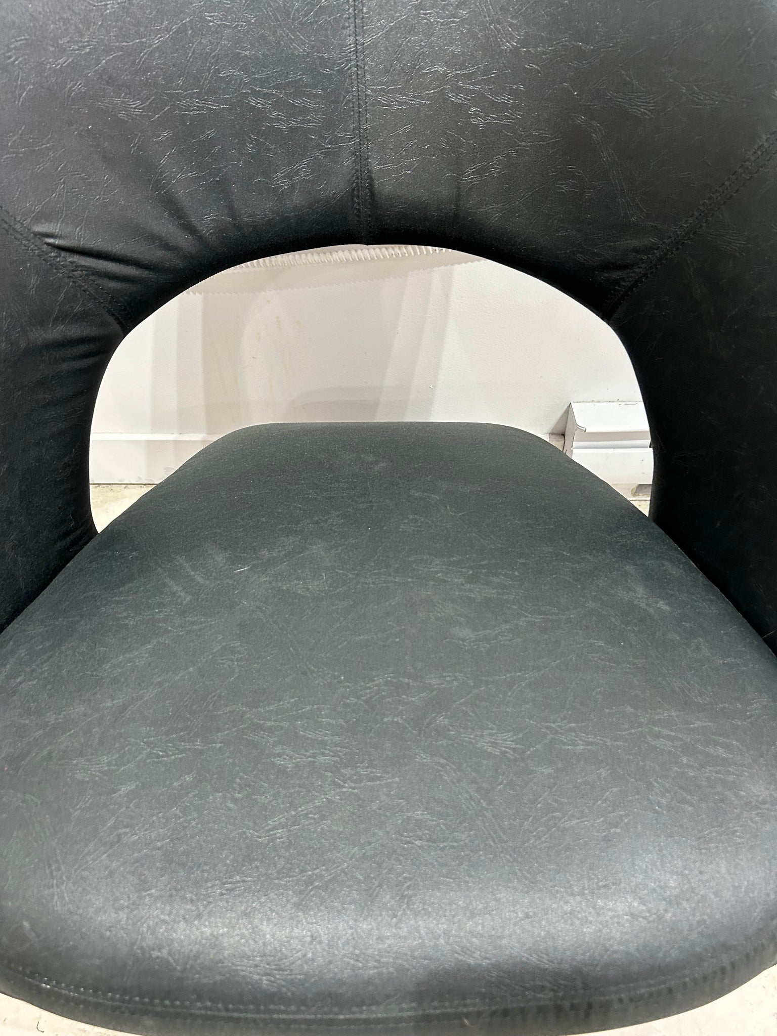 Fauteuil chaise noir de style Jaymar tongue