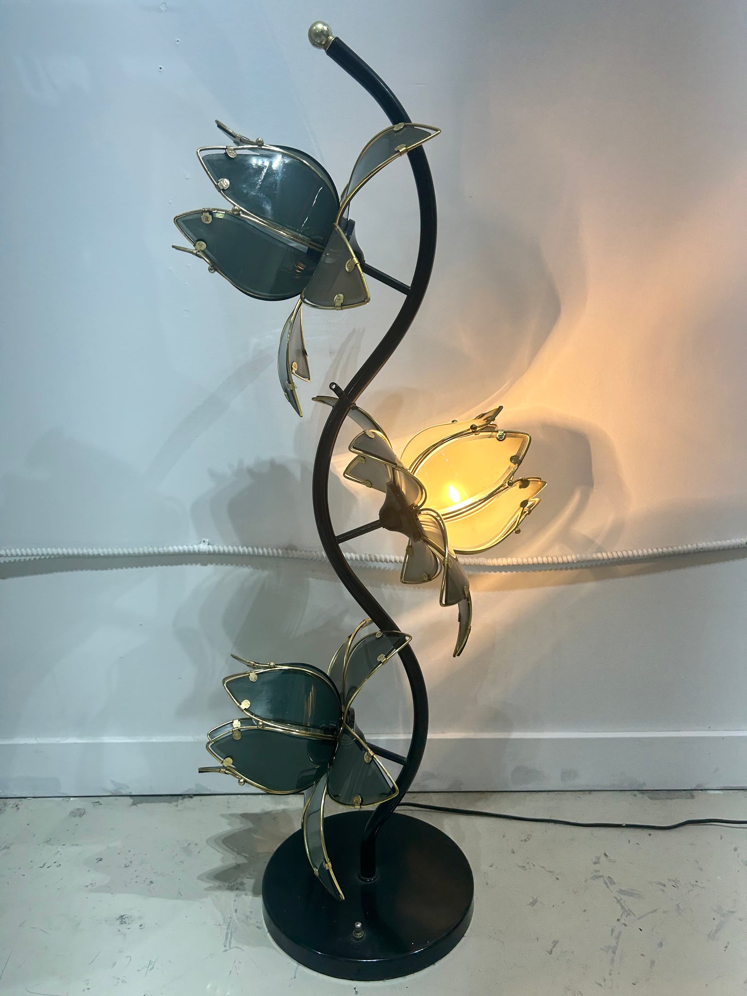 Black lotus deals lamp