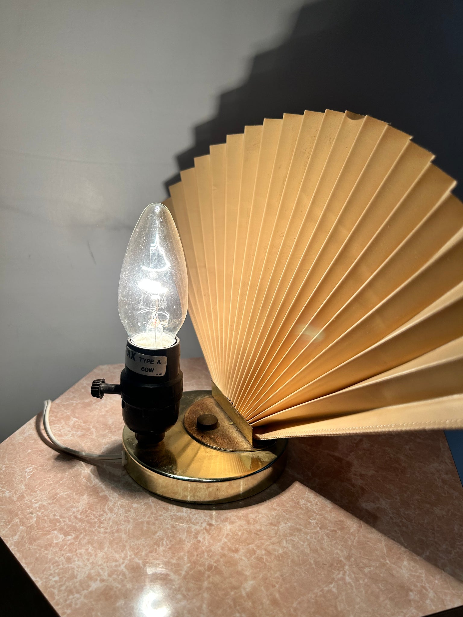 Golden brass fan table lamp