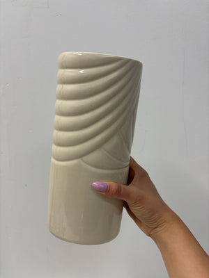 Vase art deco en céramique beige