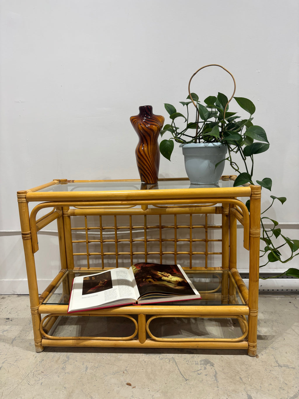 Table console en bambou et verre
