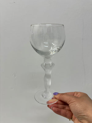 Sélection de verres en cristal Bacchante de Bayel avec pieds de femmes givrés