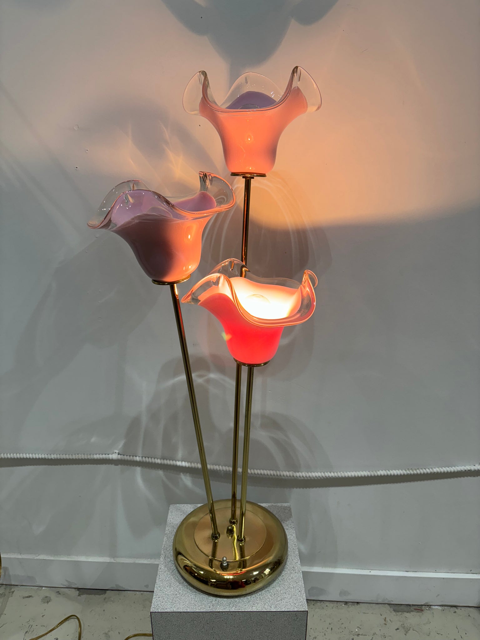 Lampes de table et plancher fleurs roses Vetri Murano et laiton