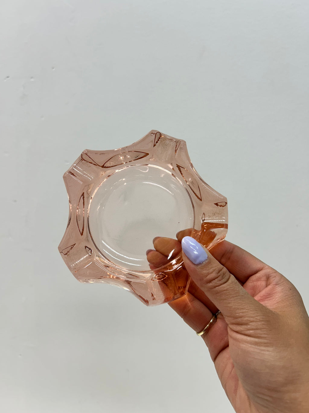 Thicc pink star glass ashtray