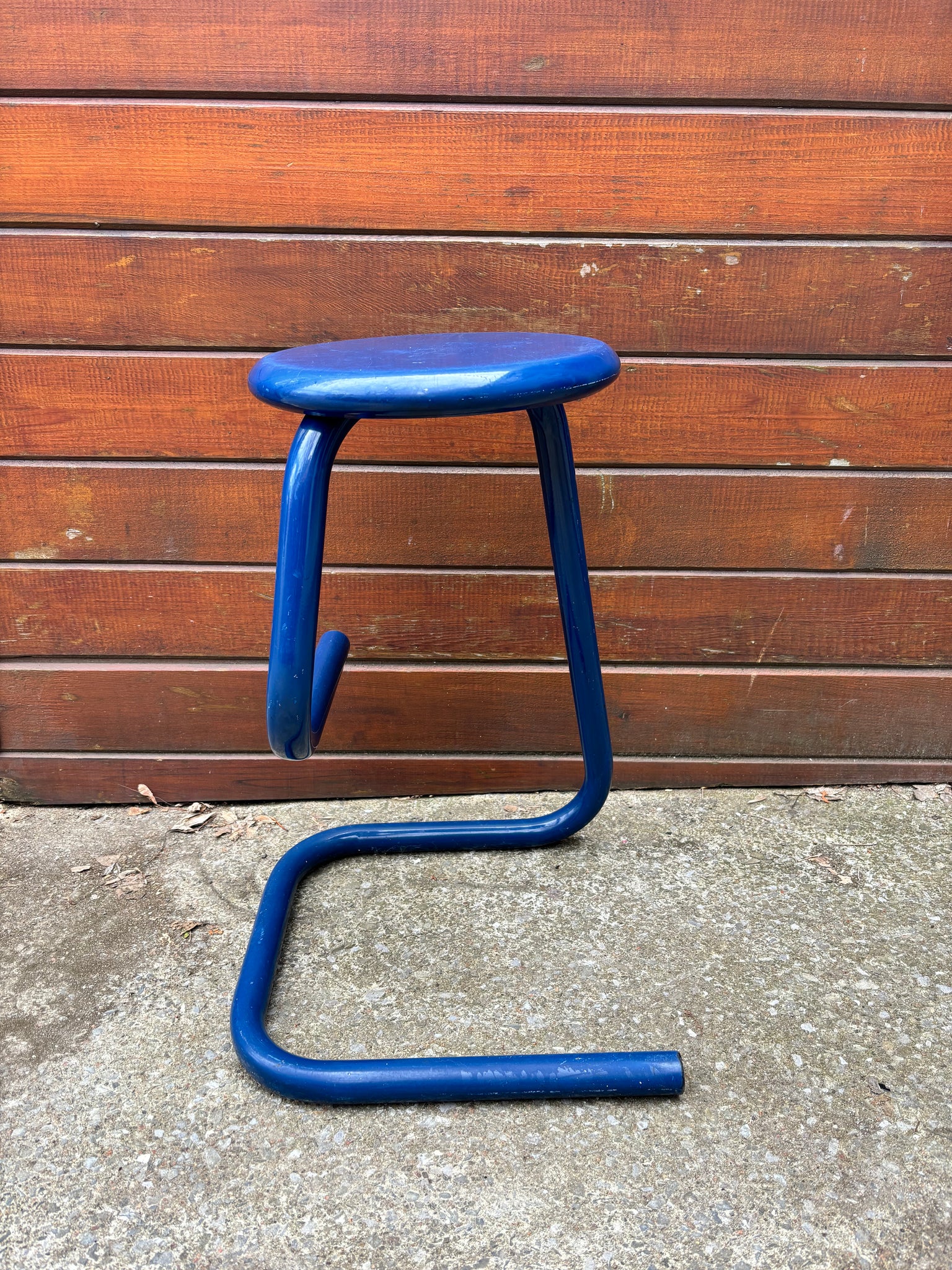 Tabouret de bar bleu marin paperclip