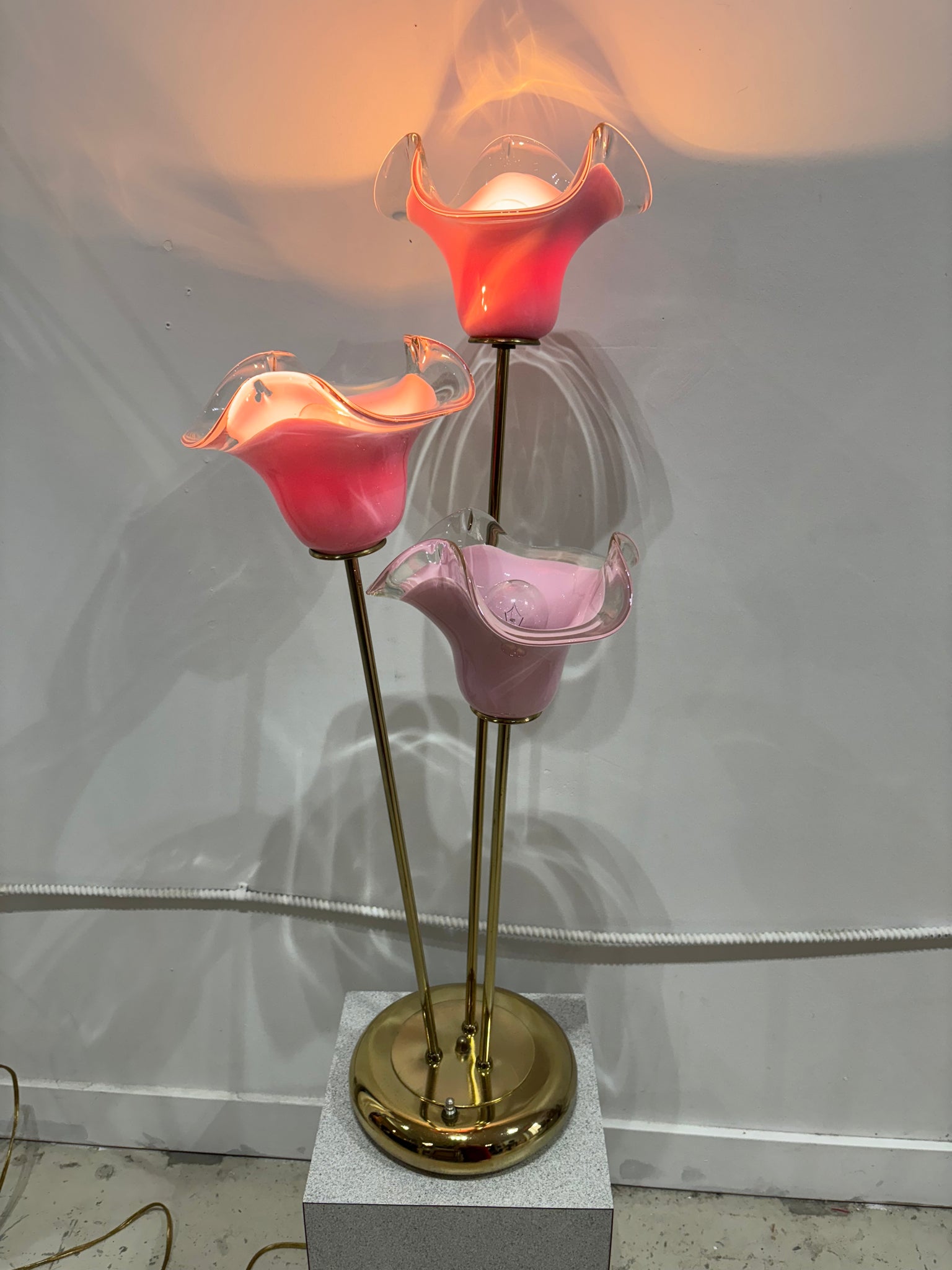 Lampes de table et plancher fleurs roses Vetri Murano et laiton