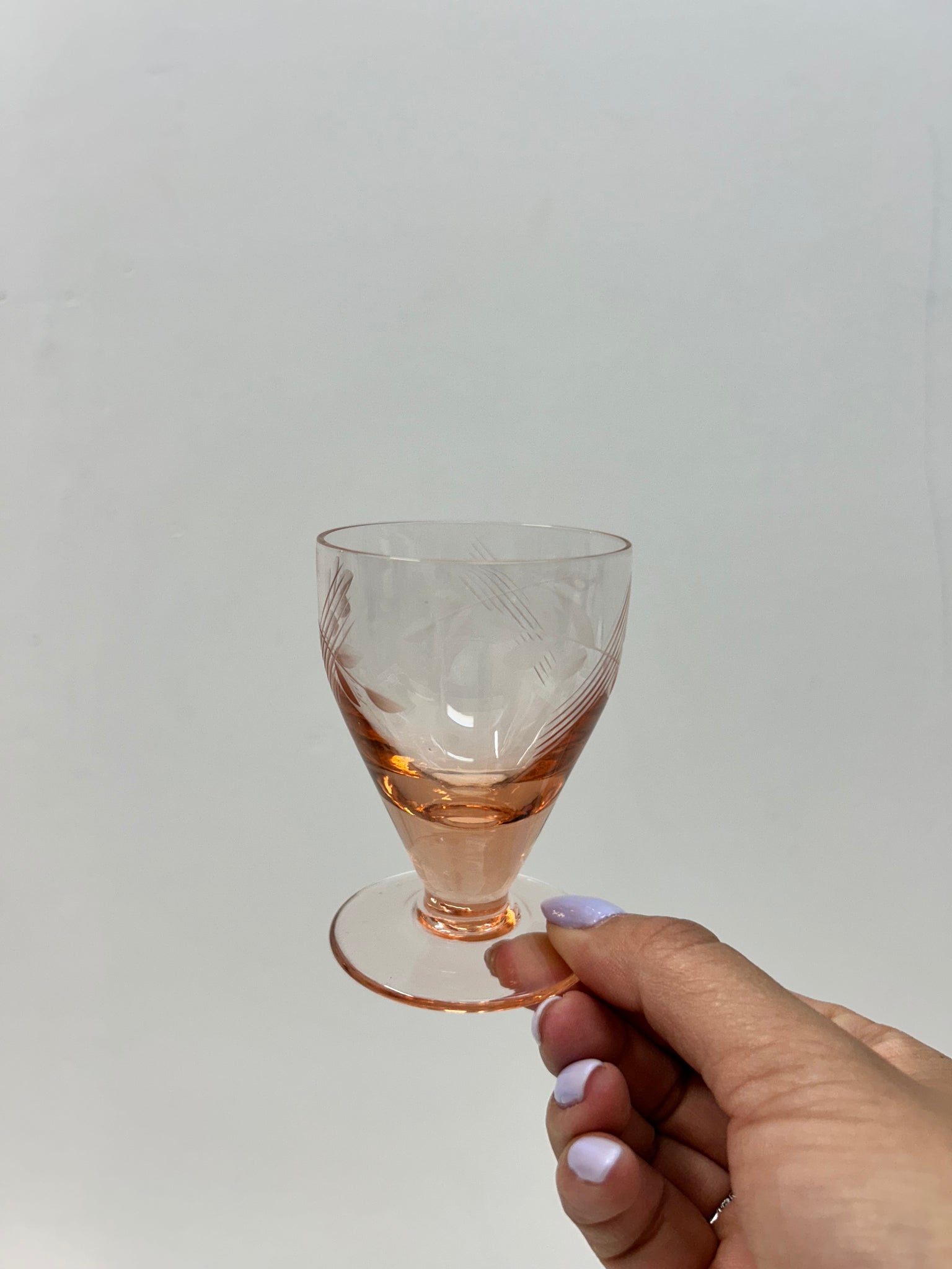Sélection de verres en verre rose de style dépression partie 2