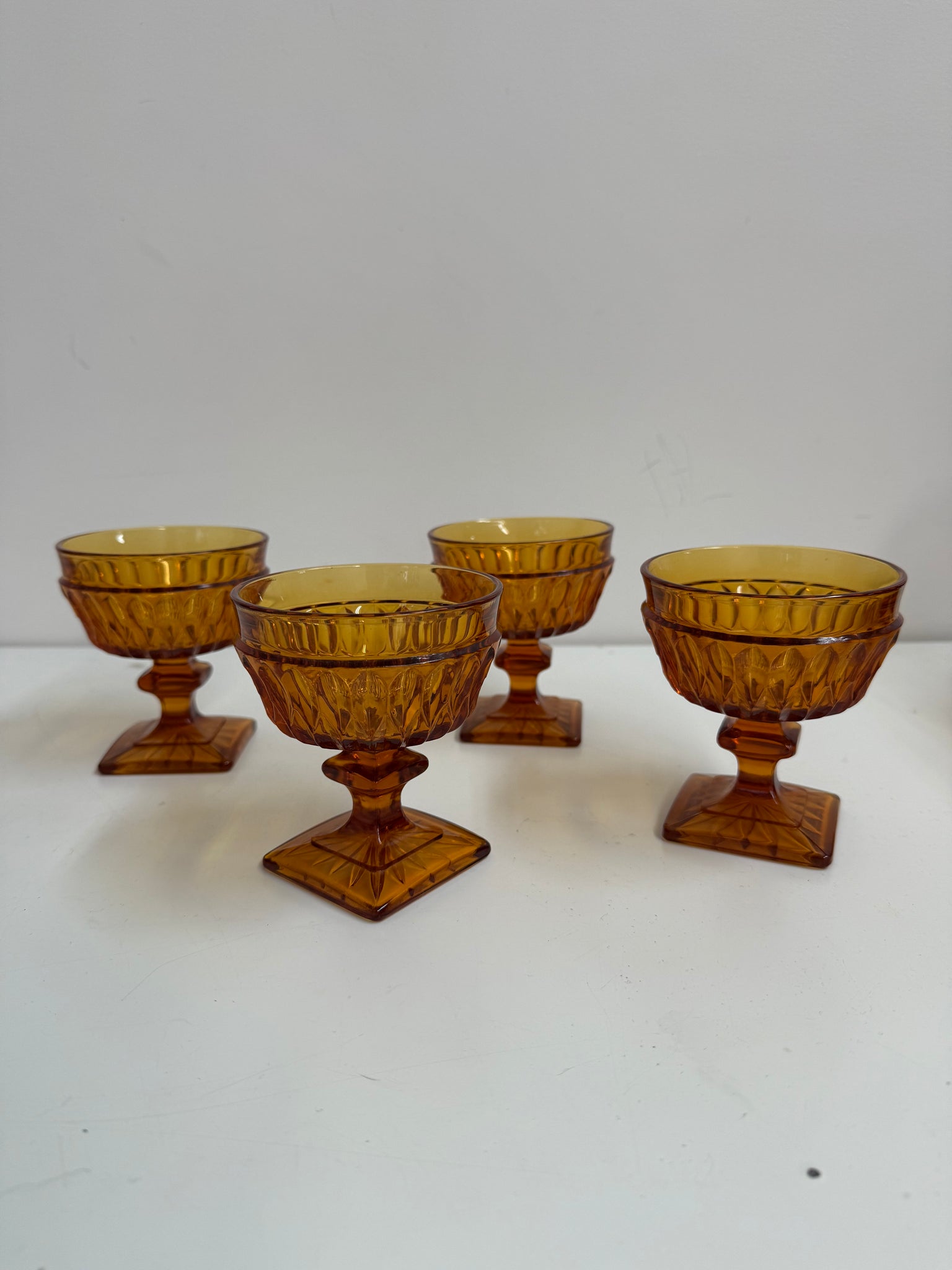 Petites coupes ambrés Indiana Glass Co. Mt. Vernon
