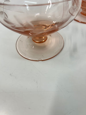 Sélection de verres en verre rose de style dépression partie 2