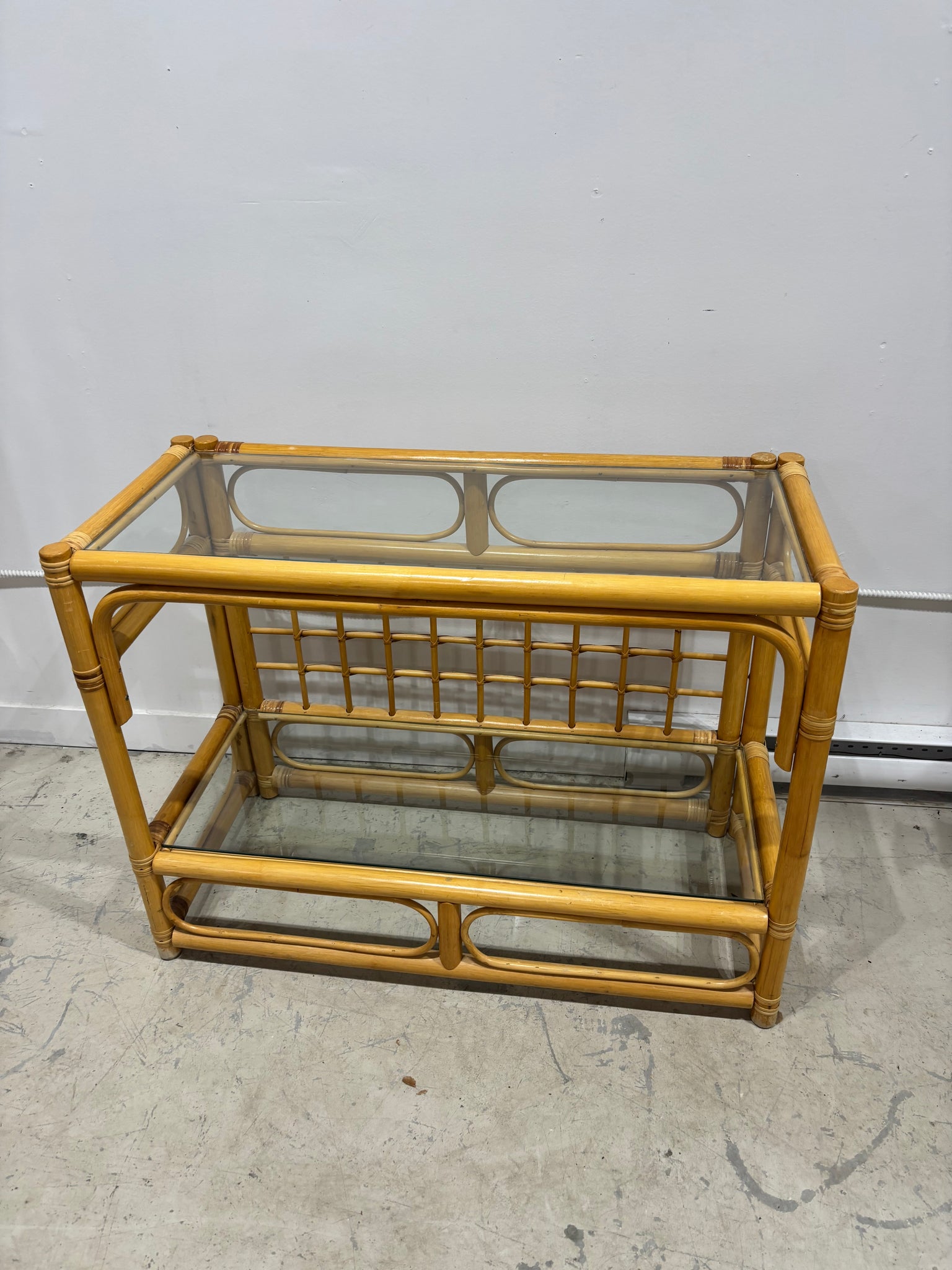 Table console en bambou et verre