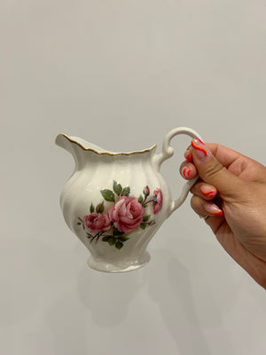 Roses tea time