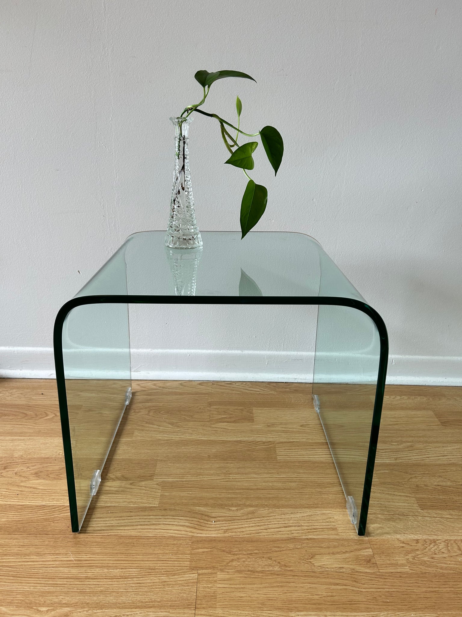 Trio of large curved tempered glass waterfall nesting side tables