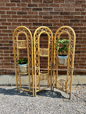 Bamboo paravent with planters
