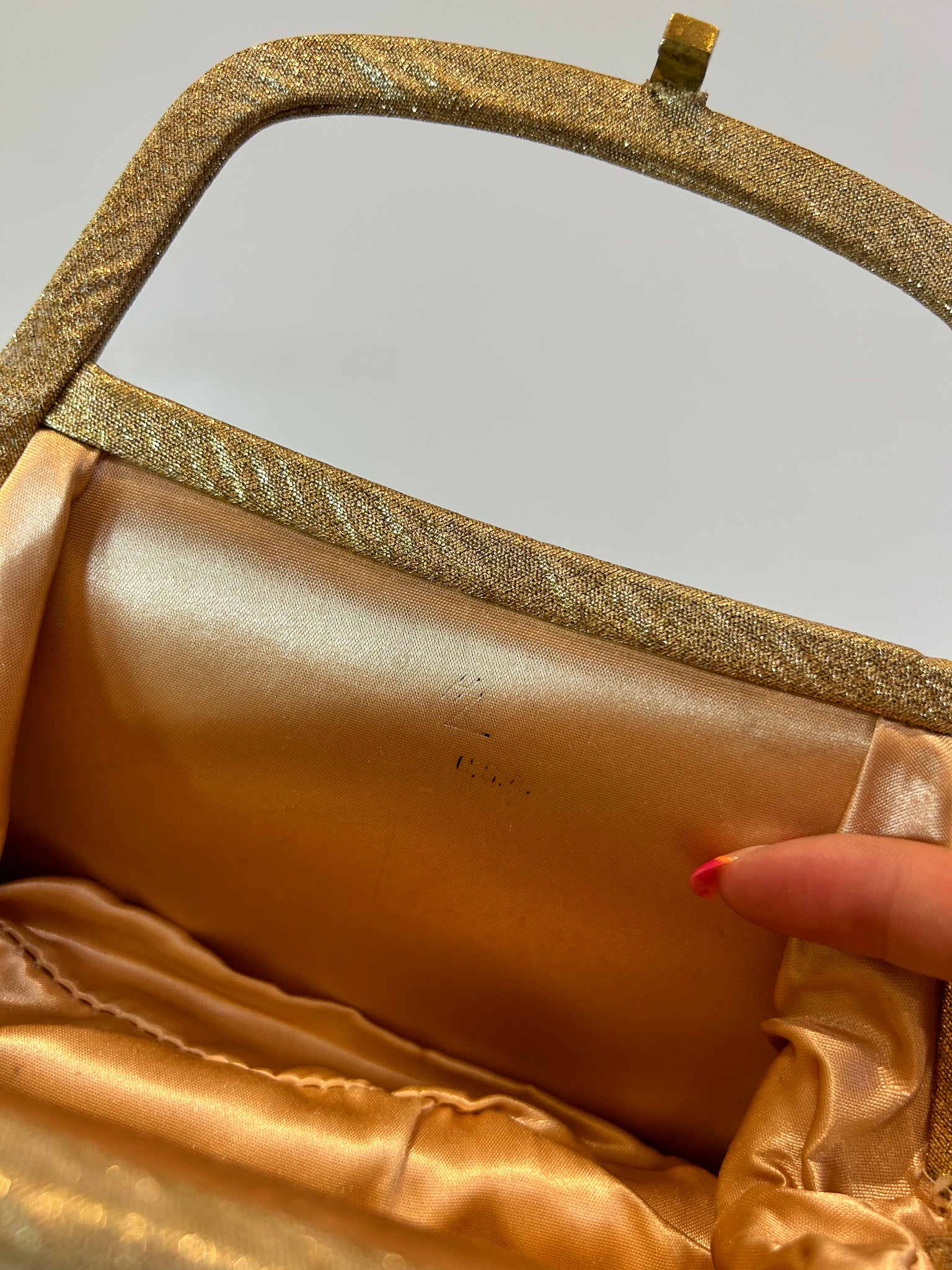 Selection of vintage purses & handbags part 6