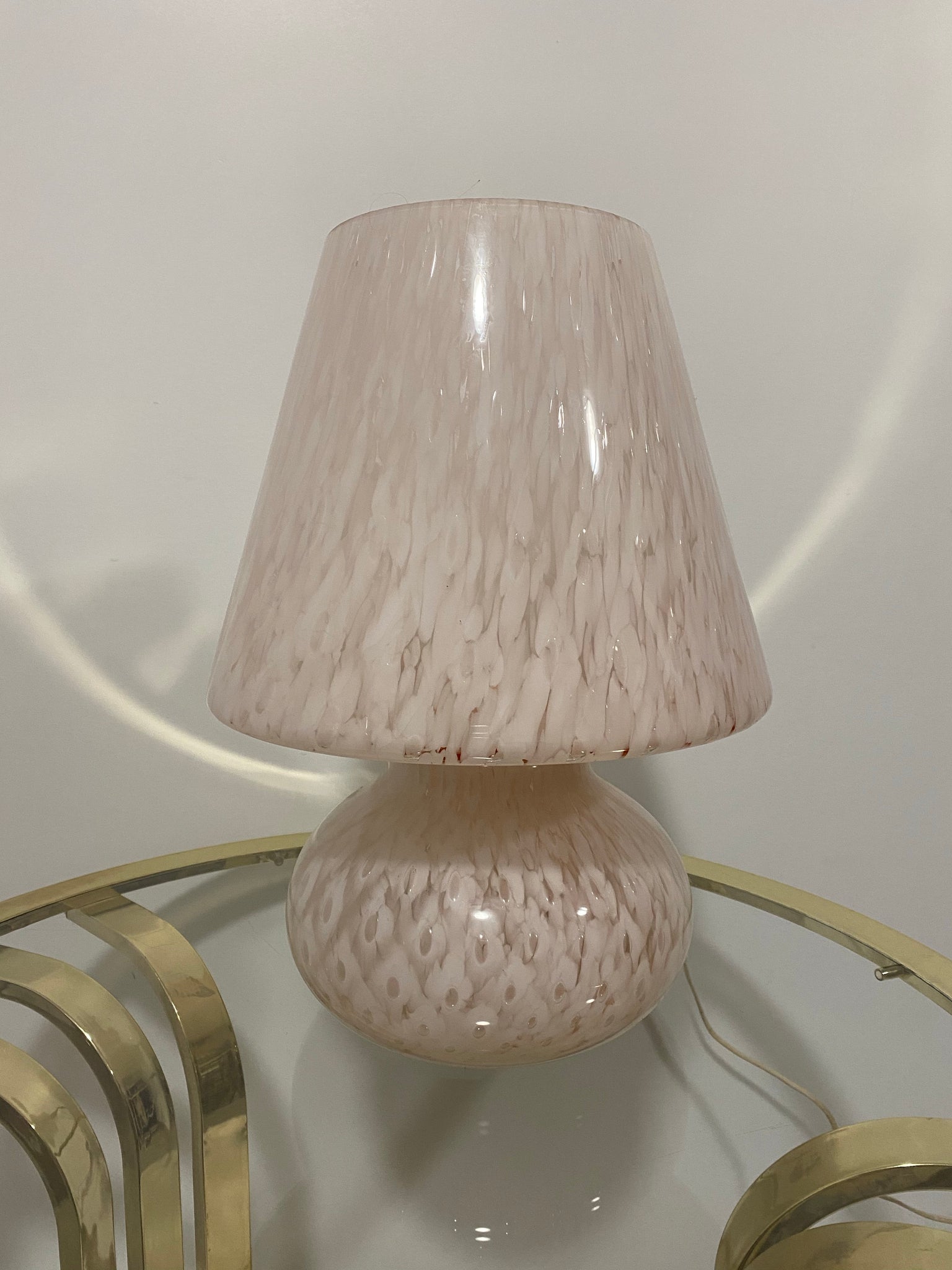 Light pink Murano glass mushroom lamp