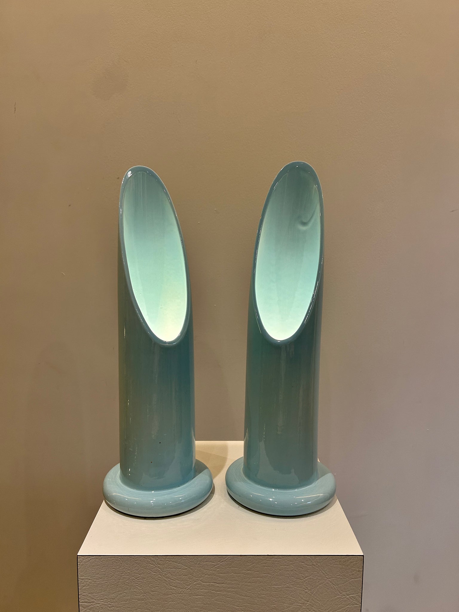 Baby blue ceramic lipstick table lamps