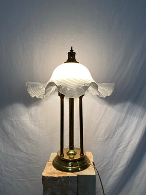 White swirl Murano glass flower table lamp
