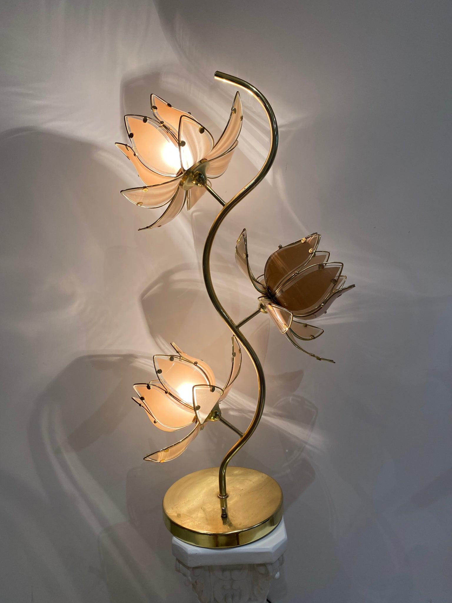 Vintage lotus online flower lamp