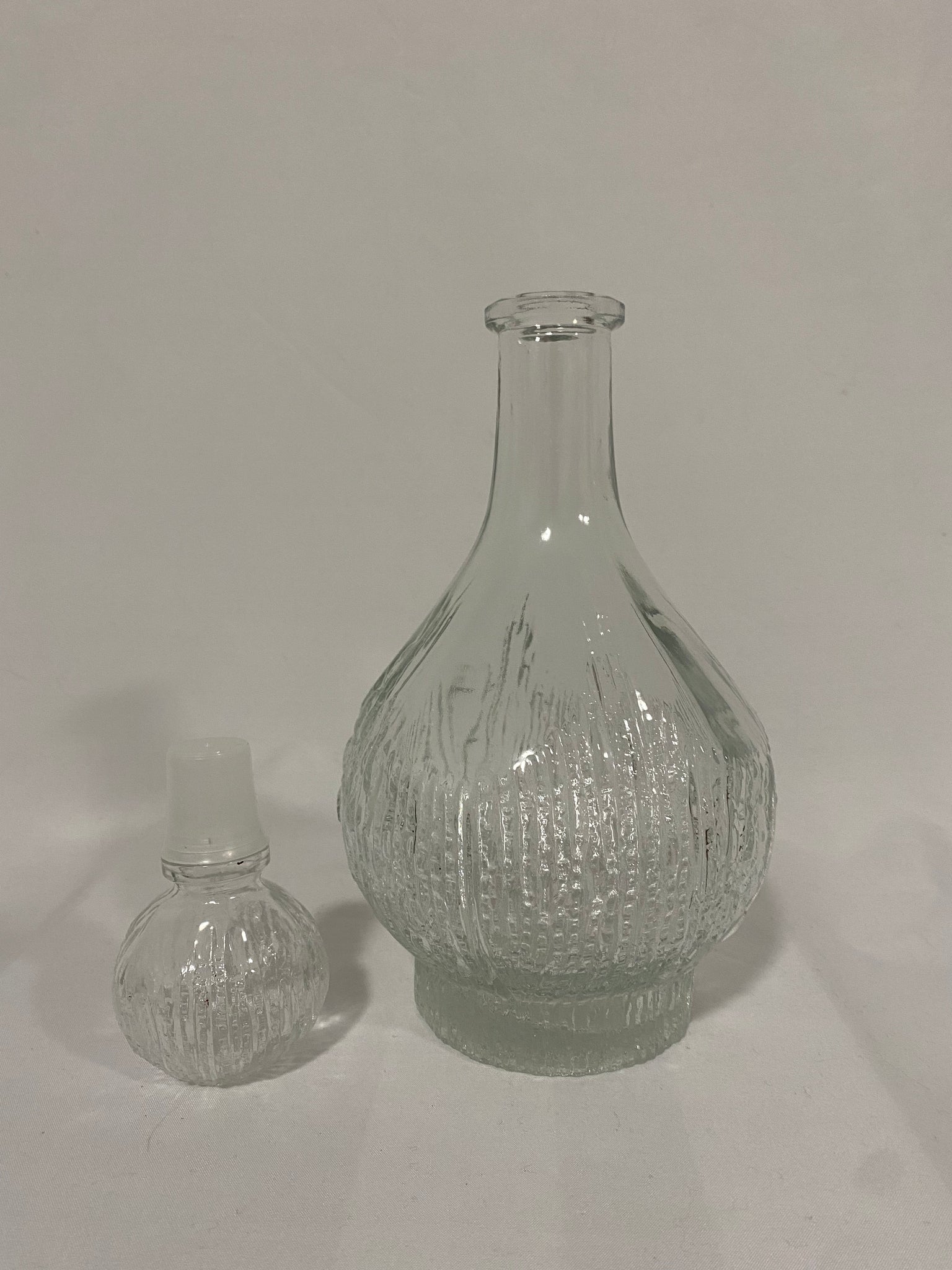 Textured glass decanter