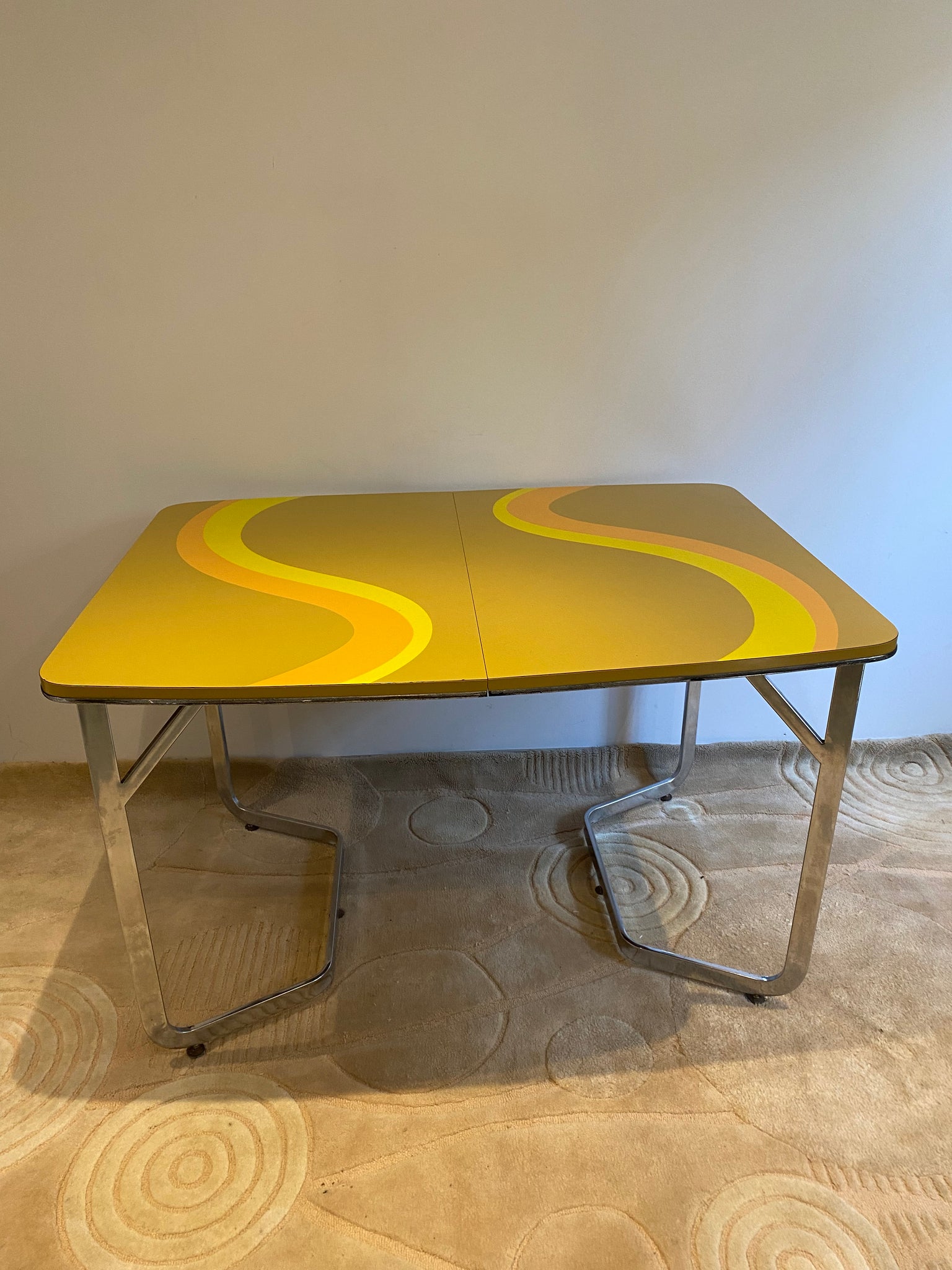 Groovy retro green dining table