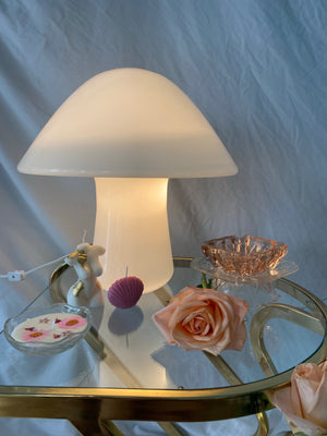 Large white closed-top Murano glass mushroom lamp