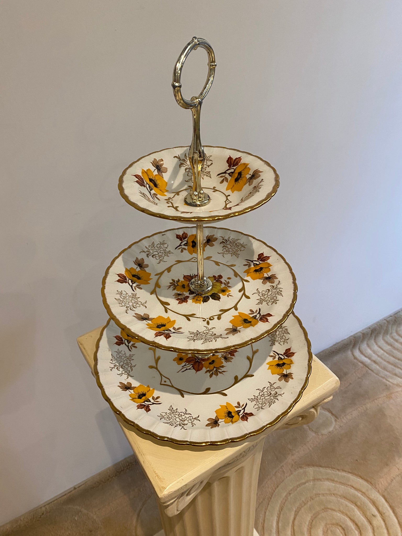 Floral tiered desserts stand