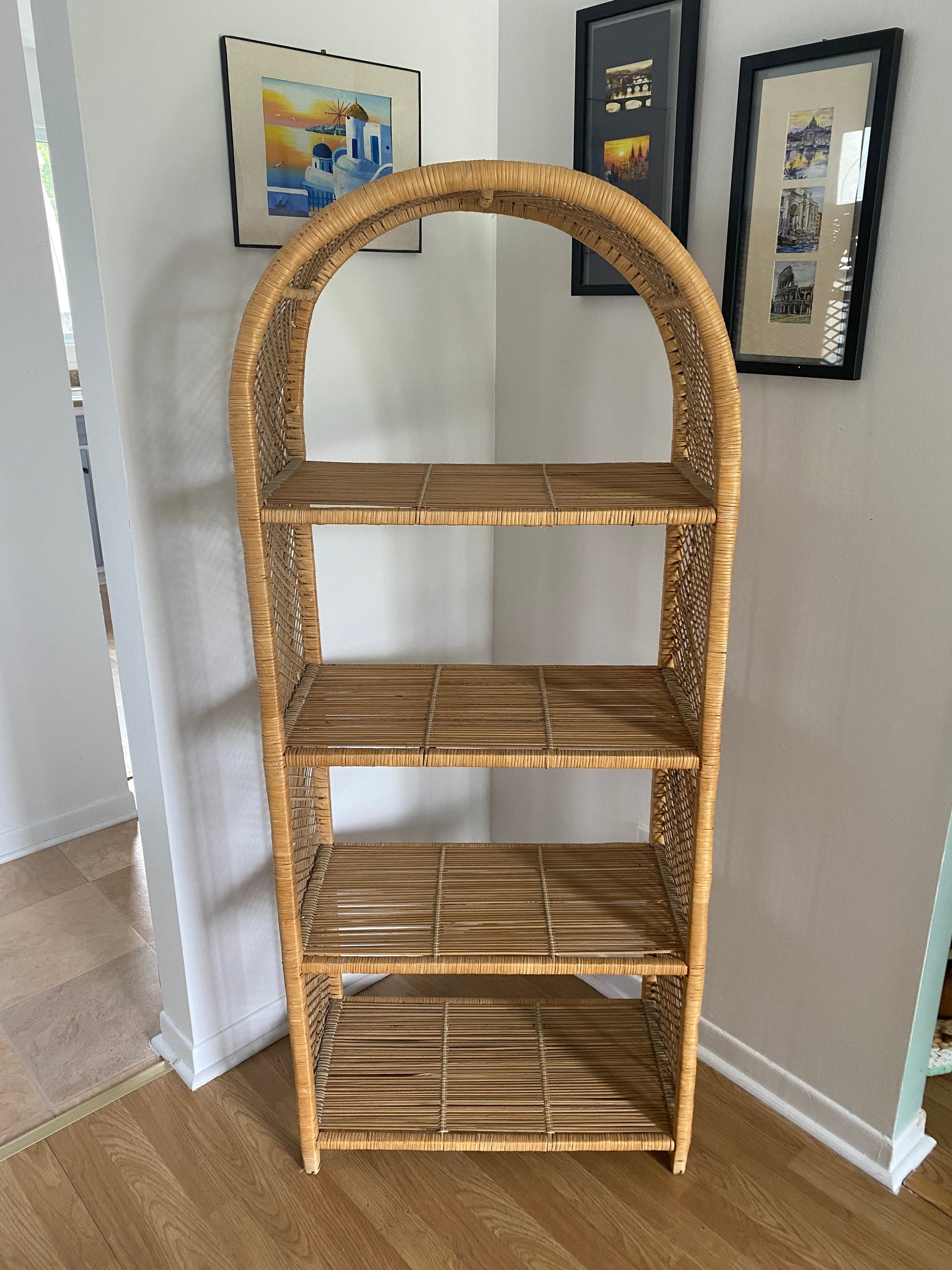 Wicker online shelf unit