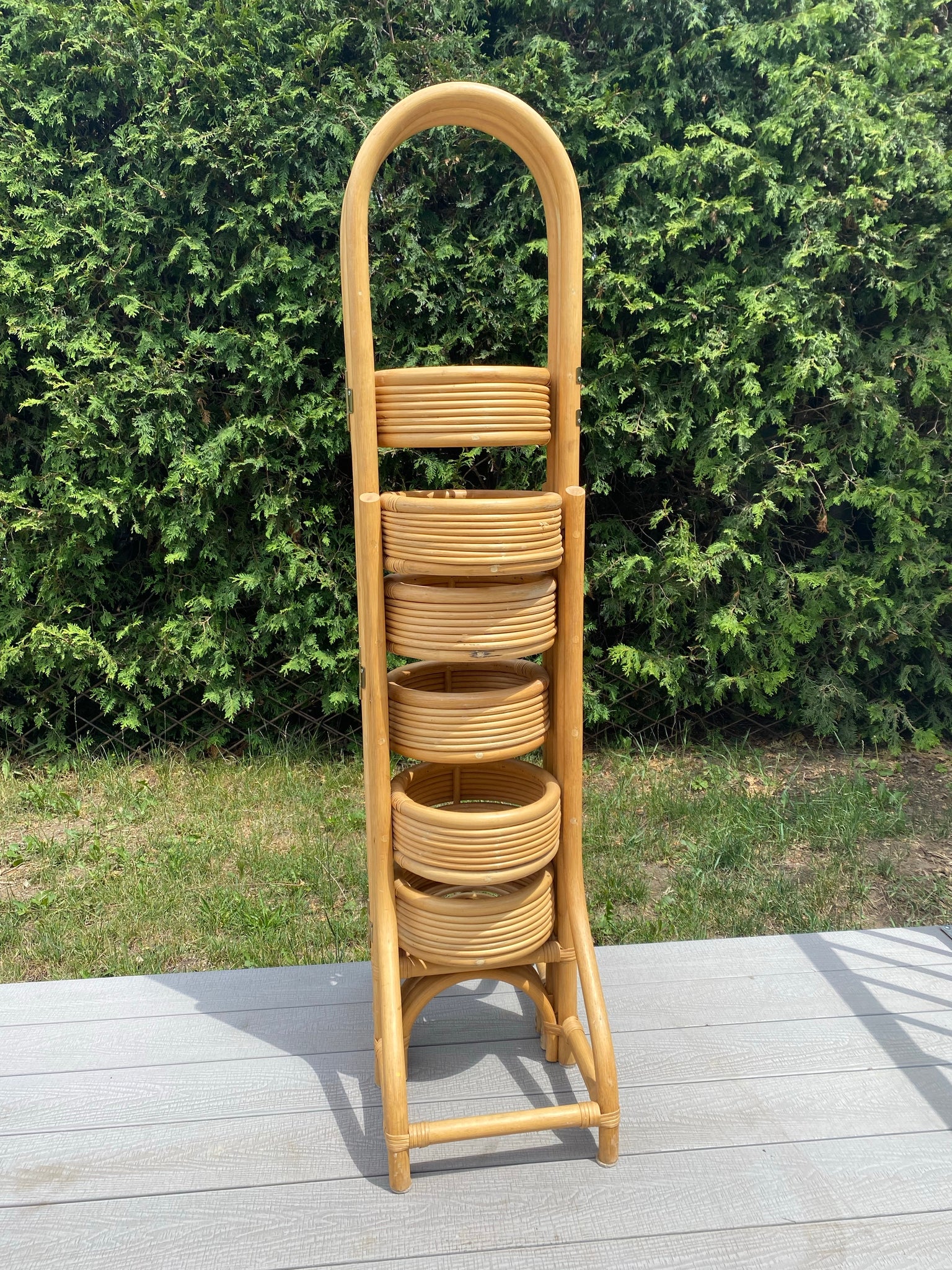 Bamboo paravent with planters