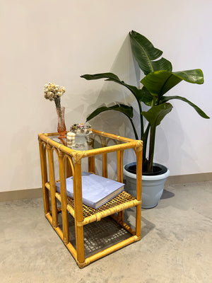 Petite table d’appoint en bambou et rotin