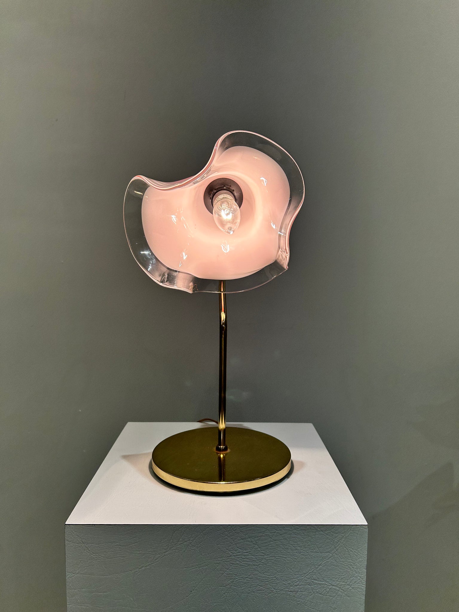 Pink Murano Vetri flower & brass table lamp