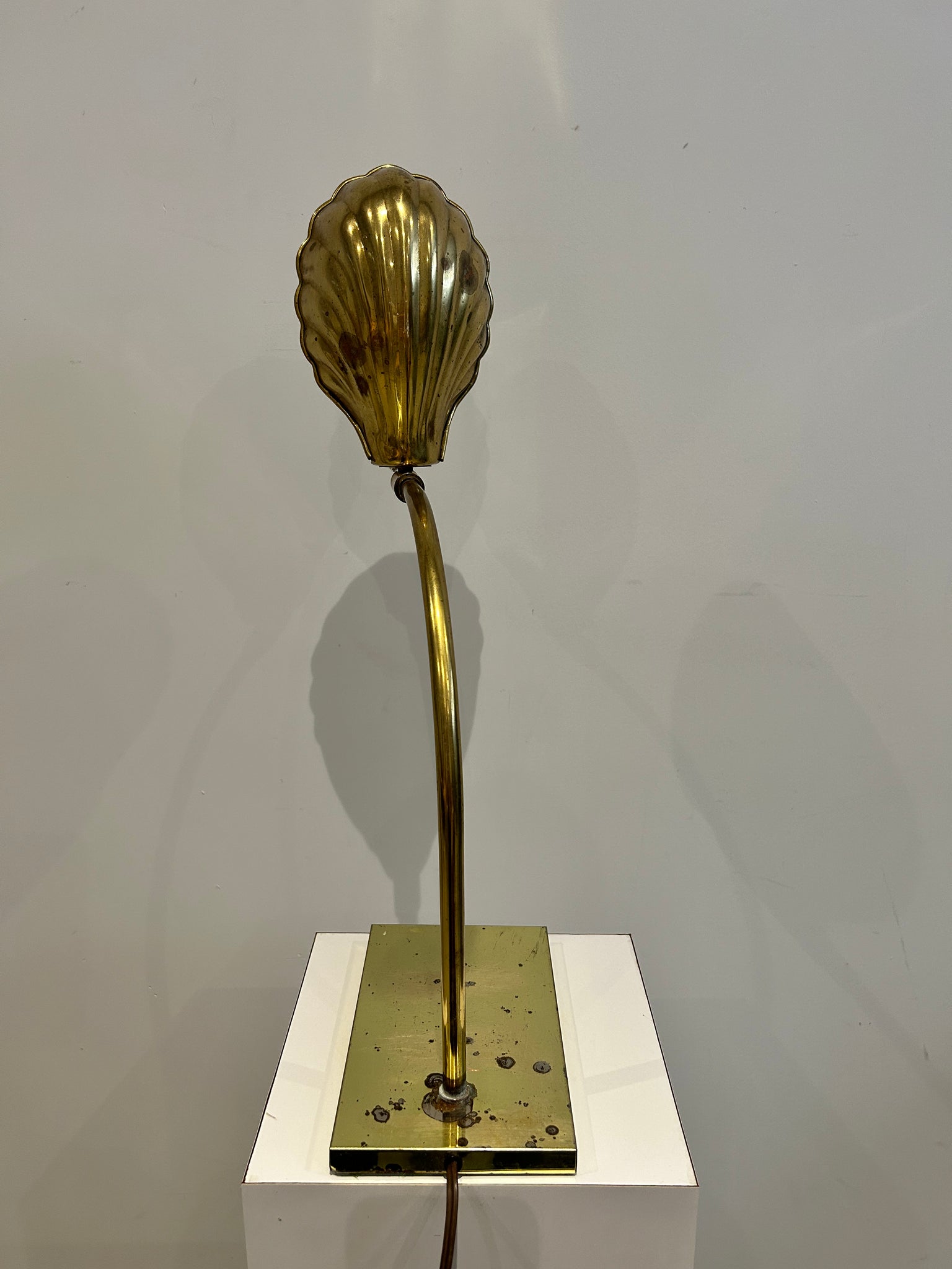 Golden brass seashell table lamp – Turquoise's Treasures