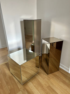 Trio de podiums & cubes miroirs