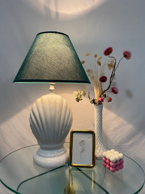White ceramic seashell lamp