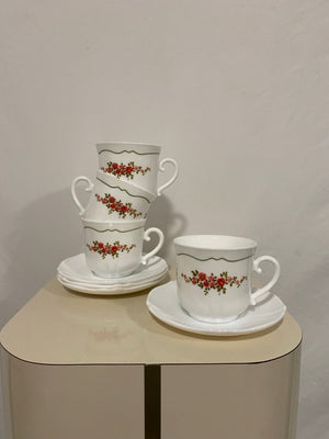 Roses teacups and saucers set