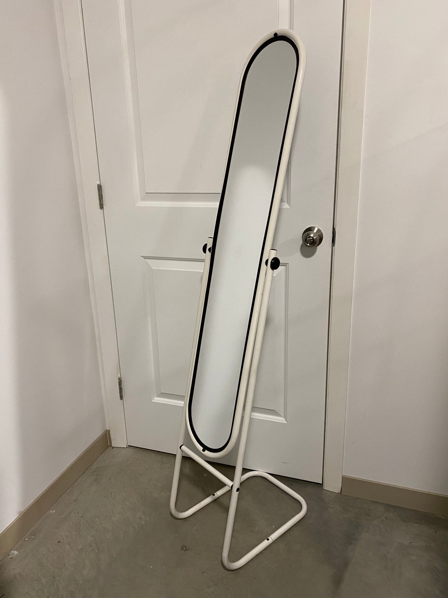 White tubular retro floor mirror