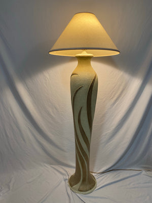 Golden swirls plaster floor lamp